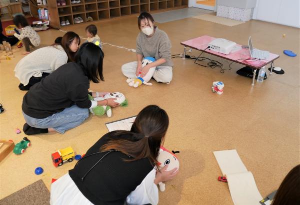 お口のマッサージの様子１