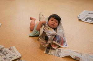 新聞紙あそび２